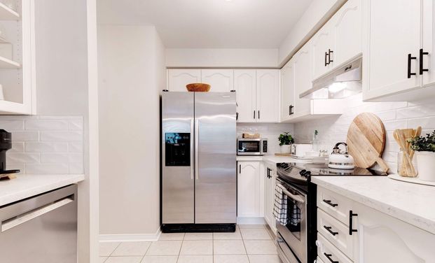 For Lease - 5647 Stella Lane, Burlington, Ontario - Photo 1