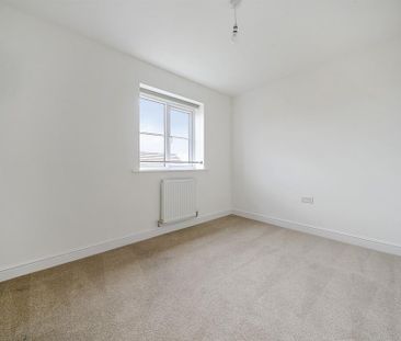 4 bedroom detached house to rent - Photo 5