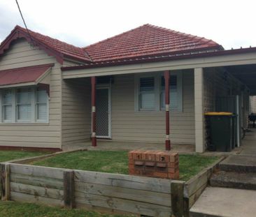 TIDY TWO BEDROOM UNIT - WATER INCLUDED- WALK TO PARRAMATTA CBD - Photo 6