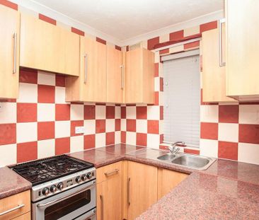 2 bedroom semi-detached house to rent - Photo 6