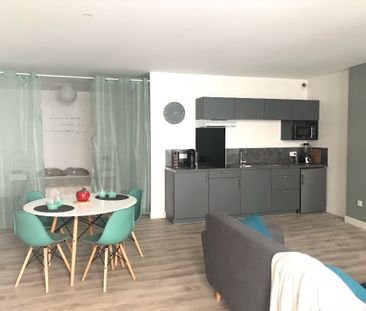 Location Appartement 1 pièce 53m² - Photo 1