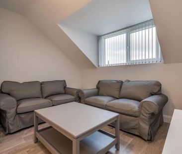 Apt 8, 41 Wellington Park, Belfast, BT9 6DN - Photo 1