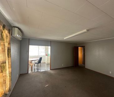 Papatoetoe - Photo 1