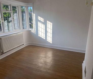 2 bedroom detached bungalow to rent - Photo 3