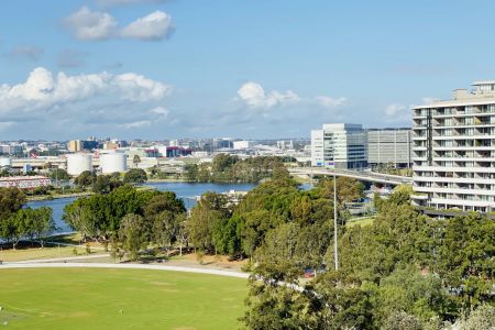 One Ultra Modern Apartment In Wolli Creek - Photo 5