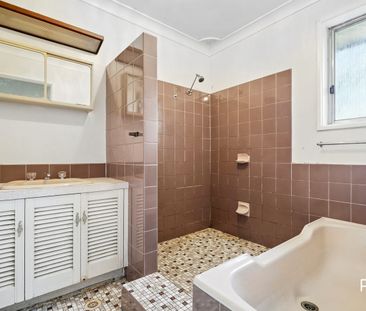 Perfect Family Home – 3 Bedrooms with Peaceful Bushland Setting - Photo 5