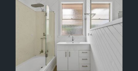 Bright and Comfortable - Photo 5