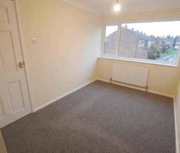 3 bedroom semi-detached house to rent - Photo 2