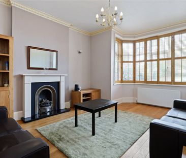Melbury Gardens, London, SW20 flat to rent - Photo 1