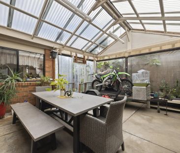 Comfortable 3-Bedroom Family Home with Excellent Entertaining Space! - Photo 4