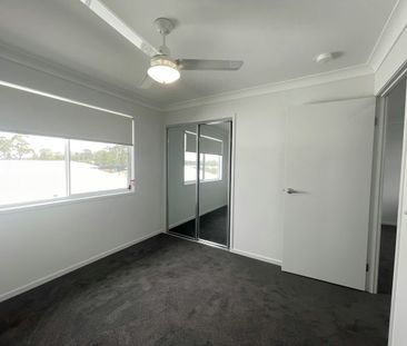 Large Family Home with Large Yard! - Photo 3