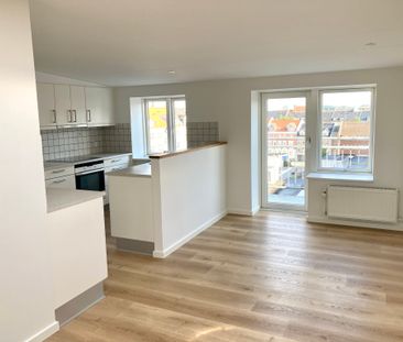 Taglejlighed i Aalborg med altan og udsigt - Photo 4