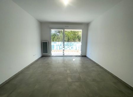 Location Appartement 3 pièces 57m² NIMES 30900 - Photo 2