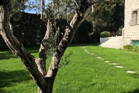 MOUGINS - BELLE VILLA 9 PIÈCES A LOUER MEUBLÉ LONGUE DURÉE - DOMAINE FERMÉ - Photo 4