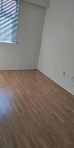 NEAR DOWNTOWN - TOP FLOOR , RENOVATED 1 BR SUITE - Photo 4