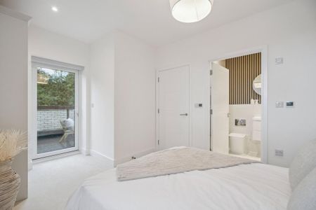 4 bedroom terraced house to rent - Photo 4