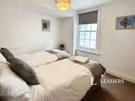 2 bedroom property to rent East Street, BN1 - Photo 4