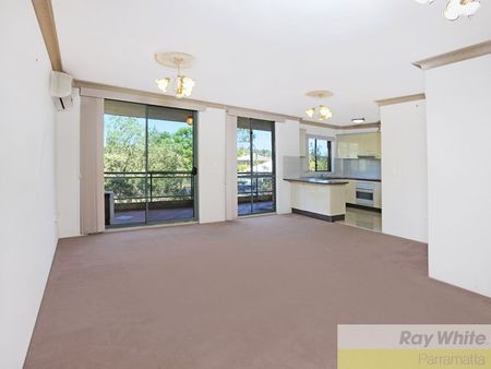 LARGE 2 BEDROOM CLOSE TO CBD - Photo 5