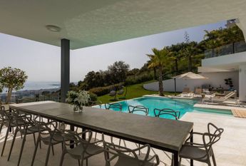 Luxury Villa for rent in Marbella Del Este, Andalusia