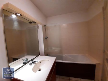 Location Appartement 1 pièce 25m² STE CLOTILDE 97490 - Photo 4