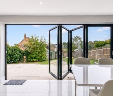 3 bedroom detached house to rent - Photo 2