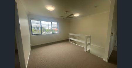 Spacious 4-Bedroom Family Home! - Photo 2