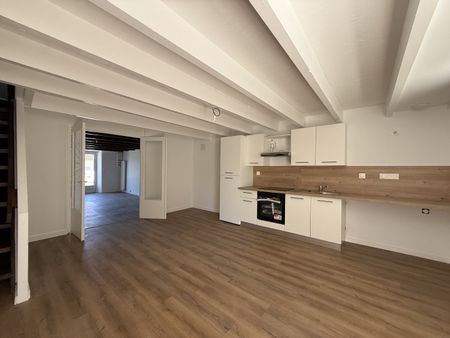Location Maison 4 pièces 102m² SALLES D ANGLES 16130 - Photo 3