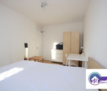 1 Bedroom Room in Flat Share To Rent - Photo 2