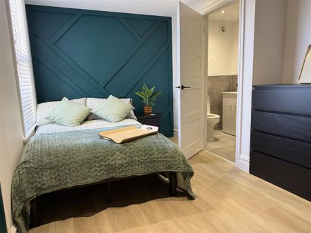 1 bedroom in a house share to rent - Photo 4