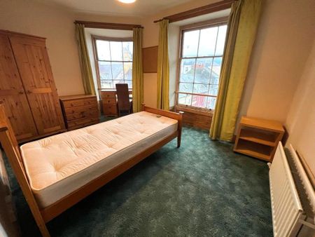 3 bedroom flat to rent - Photo 2