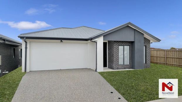 “Brand new with Double Master Bedrooms !! Ready to move in” - Photo 1