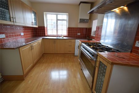 1 bed apartment to rent in High Street, Bridlington, YO16 - Photo 4