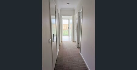 9 Hogarth Street, Tarneit, Vic 3029 - Photo 2