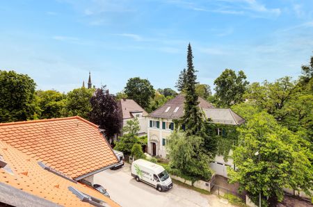 Dachgeschosswohnung in historischer Künstlervilla - Foto 3