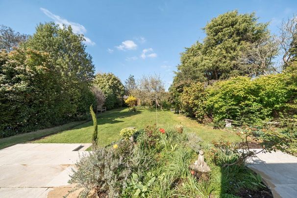 4 bedroom detached house to rent - Photo 1