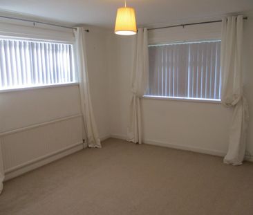 4 bedroom detached house to rent - Photo 3