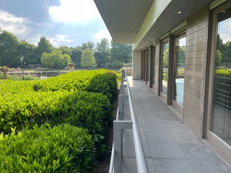 LUXE APPARTEMENT + zeer riant zongericht terras, dubbele garage & (wijn)kelder - Photo 3