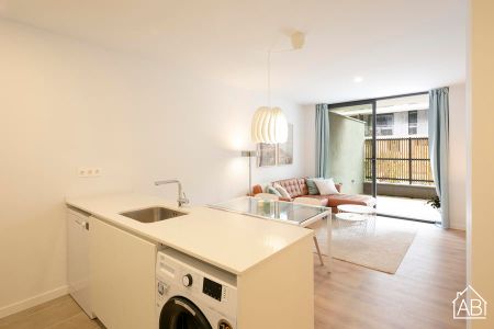 2-Bedroom Apartment with Communal Pool and Terrace Overlooking Badalona Marina - Photo 2