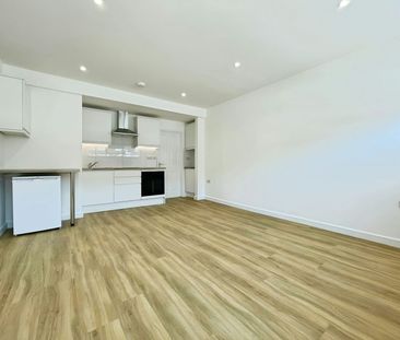 Ground floor maisonette to rent on - Photo 6