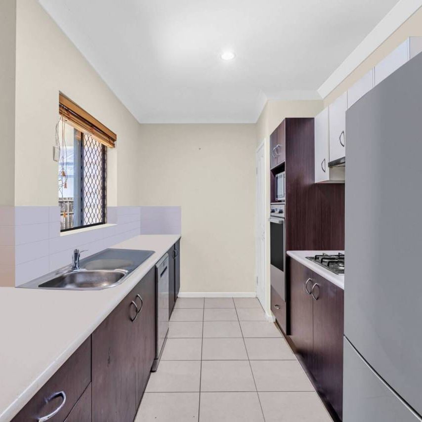Four Bedroom Home - Low Maintenance Property (unfurnished) - Photo 1