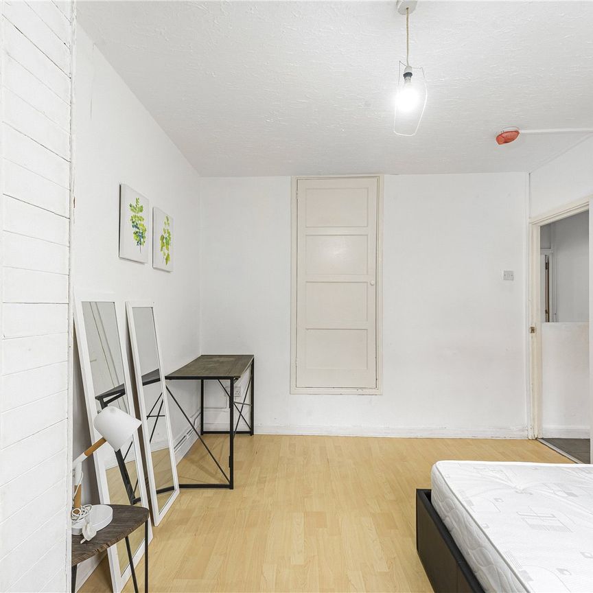 New North Road, Hoxton, London, N1 7PL - Photo 1