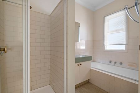 Stunning House In South Yarra - Photo 3