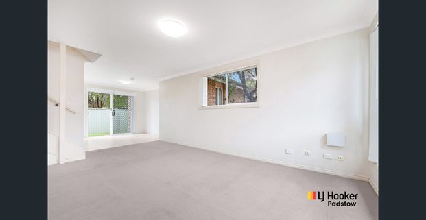 2-Bedroom Townhouse in a Convenient, Central Location - Photo 1