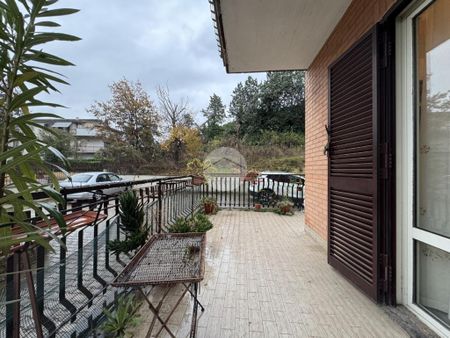 5 locali in affitto - Photo 2