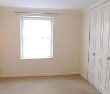 1 bedroom retirement property to rent - Photo 5