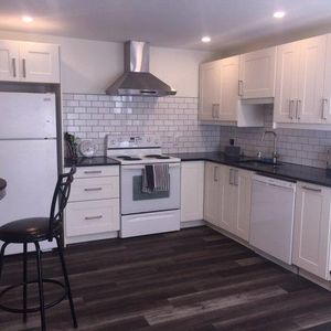 Appartement rénové d'une chambre en demi-sous-sol (3 1/2) à louer (à partir du 1er août ou 1er septembre). - Photo 2