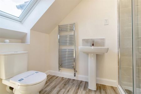 3 Bedroom House - Townhouse - Photo 2