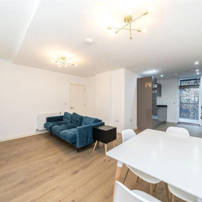 2 bedroom flat to rent - Photo 1