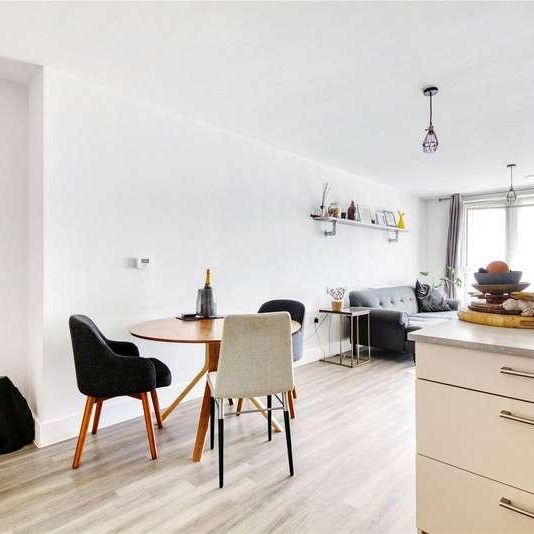 London Road, Isleworth, TW7 - Photo 1