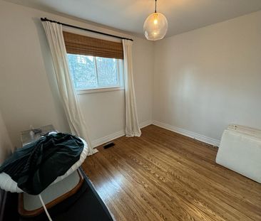 For Lease - 17 Avis Crescent Unit# Main, Toronto, Ontario - Photo 3